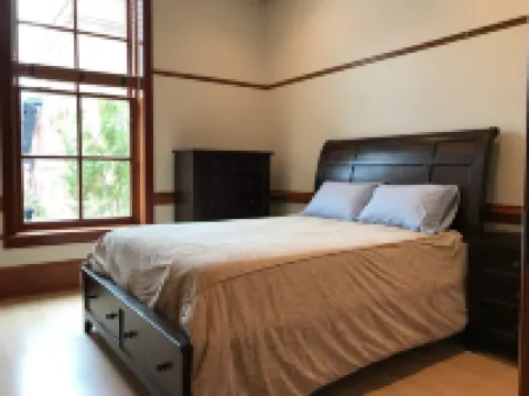 Historic Downtown Clock Tower View Condo-2 Bedroom