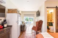 Palm Springs First 420 LGBTA Shiloh Pet-Friendly near downtown