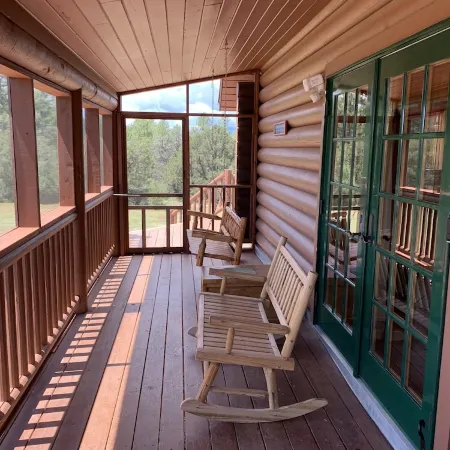Cowboy Cabin in the Mountains - Quiet Getaway
