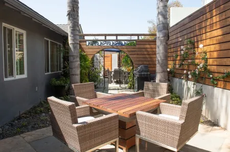 The Mesa - contemporary beach house Отели рядом с достопримечательностью «Мортон Бэй Фиг Три»