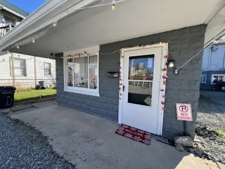 Coming into town for any special event.Cozy spacious space with all your needs!