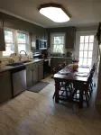 Nice retreat, in a quiet neighborhood in the Brushy Mountains!