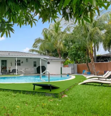 Family Retreat 5Br/Private Beach/Pool/Games & BBQ