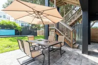 5⭐ 6BD/4BA ~ Steps to Beach Shipping Container Pool w ~ Game Rm ~Summer Kitchen