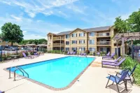 Cozy 3-bedroom Condo at Stadium Place