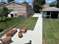 Updated Chicago Bungalow on a Beautiful and Calm Neighborhood Greenway Boulevard VK Wholesale 주변 호텔