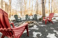 Clean Home Away From Home In A Beautiful Community With Indoor/Outdoor Pools