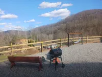 The Overlook Cabin near Grayson Highlands - Arcade & Theater