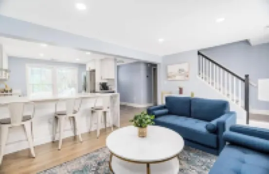 Tip Of The Town Fresh and New 3 Bedroom Nest