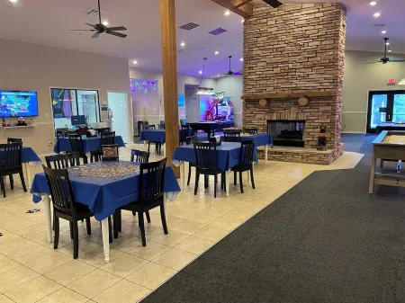 Wonderful Golf Course View Condo;  2Bedroom/2Bath; Great Quiet Location Отели в г. Скотт Тауншип