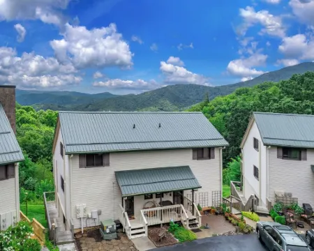 Modern Condo Located in the Resort Village of Seven Devils. Great Views! Hotels in Seven Devils