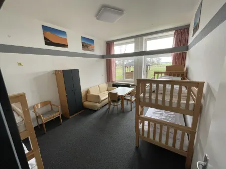 We Can Accommodate up to 15 People, 3000m² Garden, Terrace, Barbecue.