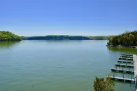 Lake Lover's Paradise! 3 Bed/2 Bath, Walk to Lake on Lake Cumberland!