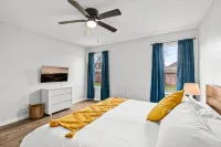 Modern home w/ garage, big yard, pool 4 mins away!