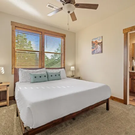 Zion Cabin Retreat - Luxury with Nature Trails in Uncrowded East Zion. 3 Kings