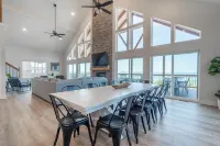 Bridgeview Lodge Overlooking Tablerock Lake Hotels in Ruth B Rural Township