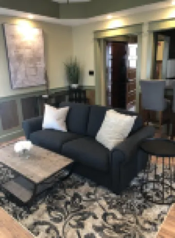 Guest quarters at the inn - 204