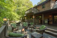 Chic Lodge 0.6m to Ski/Tube Resort+Winter Mtn Views - Kuntosalit