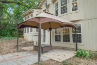 Spacious 3-bedroom house in charming Shawnee with Game Room