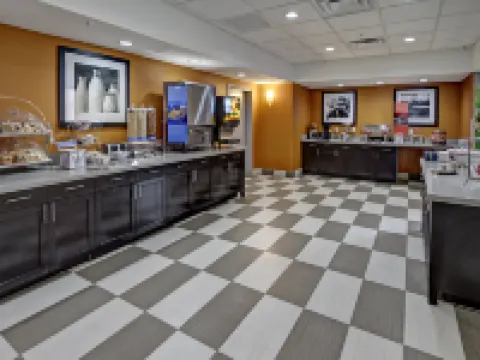 Hampton Inn & Suites Ada Hotels in Ada