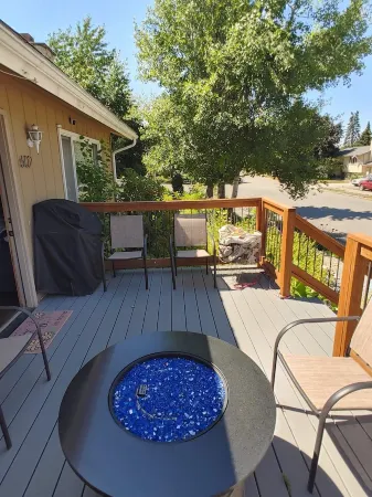 Beautiful country style get-away close to ski resorts Отели в г. Кутеней