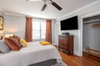 Savannah Vintage Haven - Thomas Square