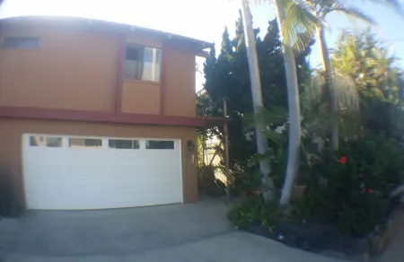 Beautiful Oceanfront Home, Gorgeous Views, jacuzzi, Deck and Patio! Best Value!