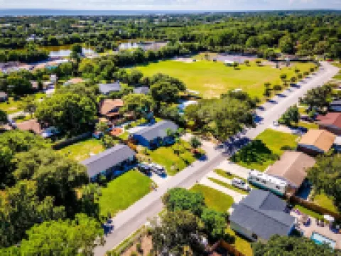 Sweet Home Ponte Verdra: TPC Golf+Park+Outdoor Fireplace+ Nearby Beach Access！ Hotels in Palm Valley