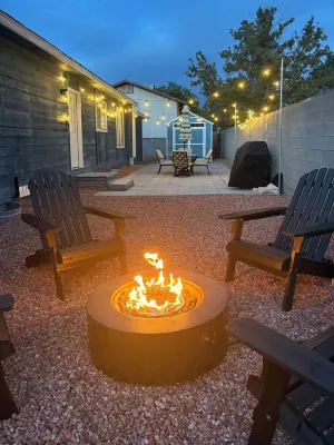 Modern Retreat with free EV Charging, Games & Fire Pit - 4 estrellas
