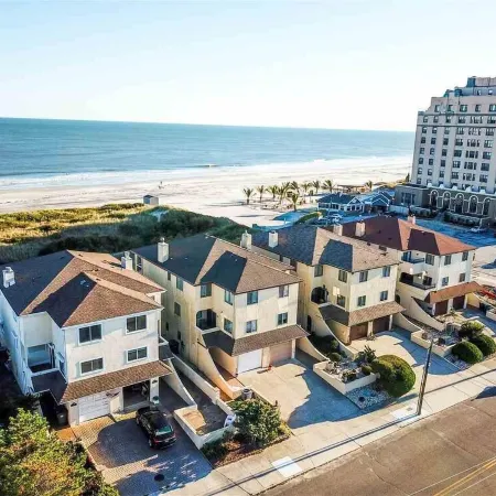Oceanfront 4Br Townhouse-Great Location-New Kitchen- Available 6/27-6/30
