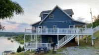 Lake Access in Front Yard with Private Dock! Hotel in zona Sims Point