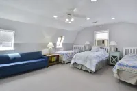 Imagine Staying at This Quiet Water Front Beach Cottage - Family + Bikes, Canoe Hotels in South Bethany