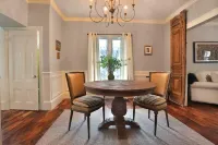 Beautiful 4 Bedroom Home in the Heart of Historic Downtown Newburyport Hotels in Newburyport