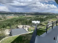 Del Prado Estates - Breathtaking Views, Indoor Pool, Jacuzzi and a Snooker Table