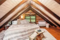 Chic Boho Cabin in the Trees!