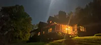 Comfy, Family Friendly, Cabin - Hot Tub, Fishing, Hiking, Wildlife Great Views!