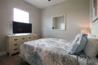Spacious, Quiet 3Br Getaway, Seconds from the Beach, Large Deck for Sunning