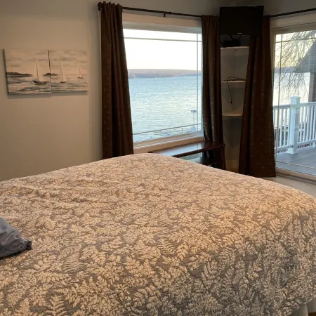 Stunning Lakefront Family Friendly getaway Hotéis em Jerusalem