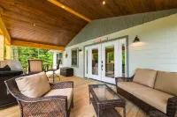 Peaceful and luxurious living with spectacular views