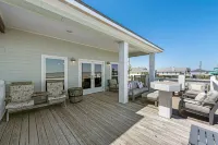 Luxury Beachfront~Ground level Palapas Bar~ Hot Tub ~ private walk over bridge