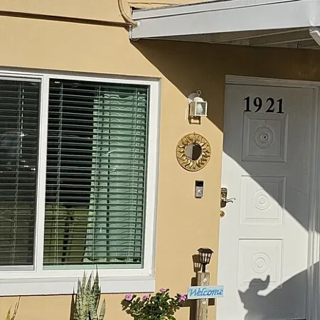 Salt Pool, cozy House near Downtown and International Airport