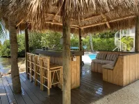 NEPTUNES END - 4 Bedrooms / 3 Bathrooms Waterfront Retreat-  Pool & Sunset Views