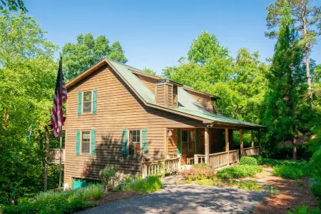 "Hunker Down" Creek Front Cabin, In The Blue Ridge Mountains