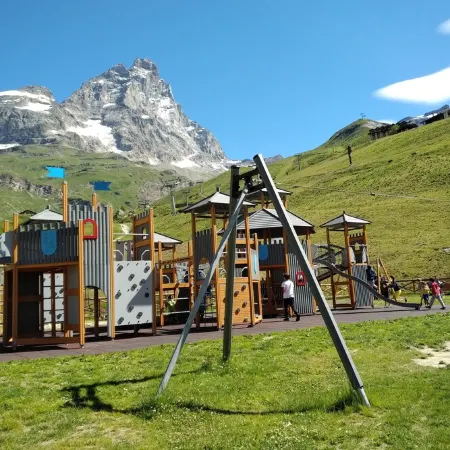 Ski Chalet Cervinia Martino Ski-in-Ski-Out 8p Apartment Sunny Spacious Wifi