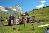 Ski Chalet Cervinia Martino Ski-in-Ski-Out 8p Apartment Sunny Spacious Wifi