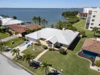 Beautiful River Front Home - Private Pool - Walk to Beach-Kayaks