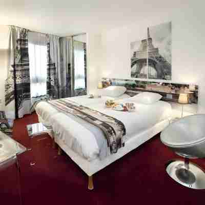 Hotel le Cardinal Rueil Centre Rooms