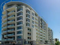 Adina Apartment Hotel Wollongong Hotel dekat Fresh on Crown Caffe