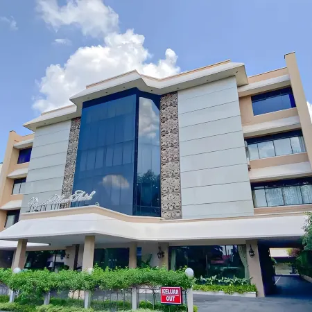 Riyadi Palace Hotel