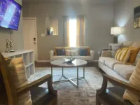 2-bedroom 2.5 bath apartment near VSU, and SGMC Hotels near مطار فالدوستا الإقليمي